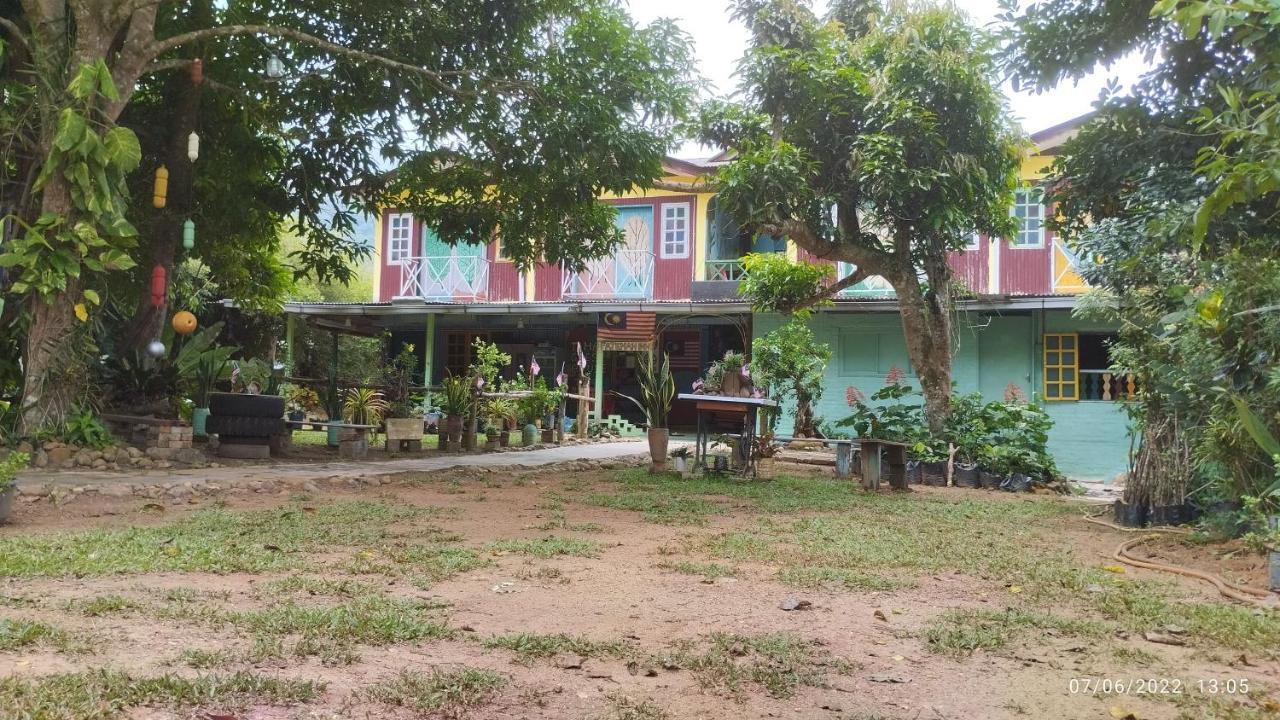 Tahan Guest House Kuala Tahan Buitenkant foto
